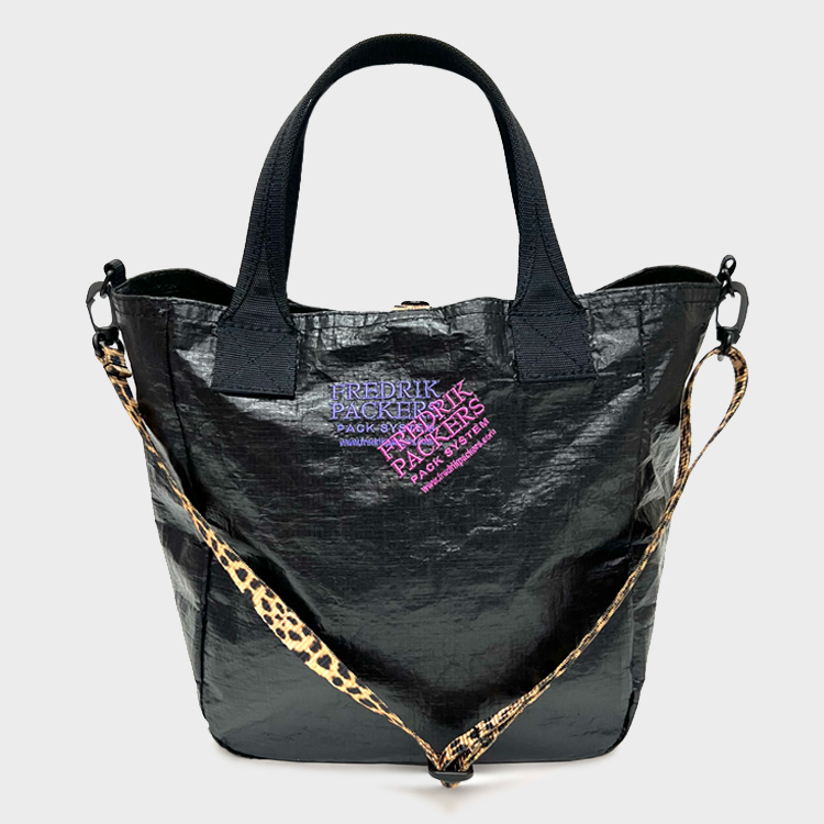 PE MARKET TOTE LIMITED